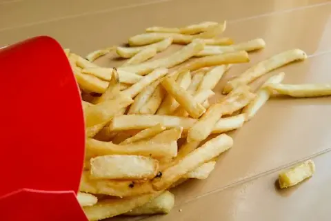 Średnie frytki McDonald's ile gram - zaskakująca waga 115 gramów