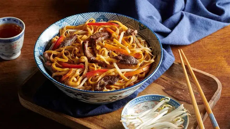 Zdjęcie Jak ugotować makaron chow mein - proste kroki do idealnej tekstury